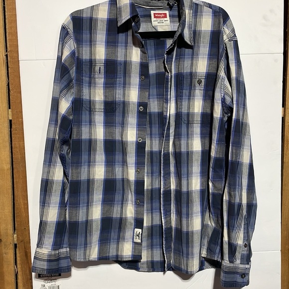 Wrangler Men’s Button Up Flannel Size L - Picture 2 of 4
